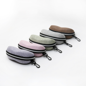 Купить футляр на молнии цветной с карабином №3 оптом дешево с доставкой в Санкт-Петербург