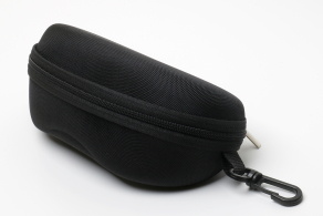 чёрный с карабином