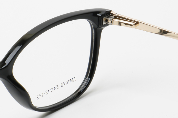 Купить Оправа Fiore 1048 с1 комплект футляр+салфетка оптом дешево с доставкой в Санкт-Петербург Купить Оправа Fiore 1048 с1 комплект футляр+салфетка оптом дешево с доставкой в Санкт-Петербург